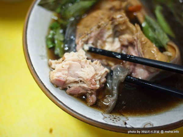 內湖737巷藥燉排骨:【食記】台北737巷藥燉排骨.枸杞土虱@內湖MRT港墘站 : 口感溫順肉又多,每口都好滿足