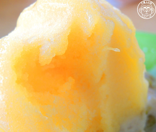 榕樹下阿嬤古早冰：呷飽祙【桃園中壢･榕樹下冰店 綿綿冰】阿嬤級的古早味