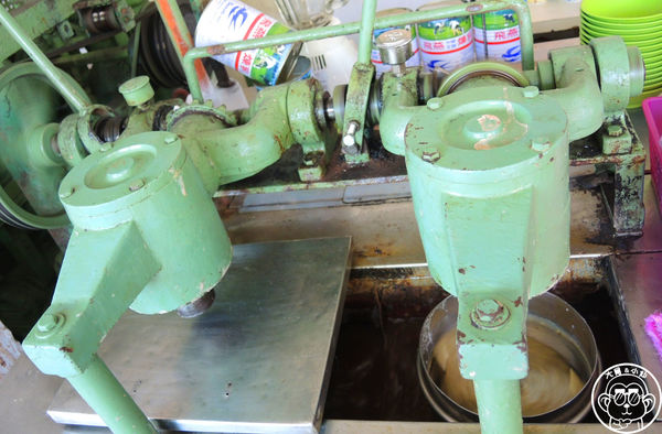 榕樹下阿嬤古早冰：呷飽祙【桃園中壢･榕樹下冰店 綿綿冰】阿嬤級的古早味