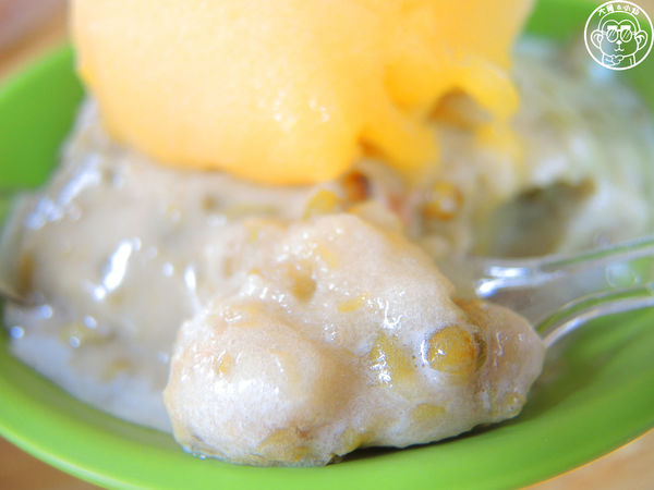 榕樹下阿嬤古早冰：呷飽祙【桃園中壢･榕樹下冰店 綿綿冰】阿嬤級的古早味