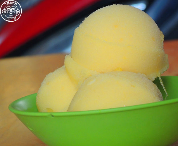 榕樹下阿嬤古早冰：呷飽祙【桃園中壢･榕樹下冰店 綿綿冰】阿嬤級的古早味