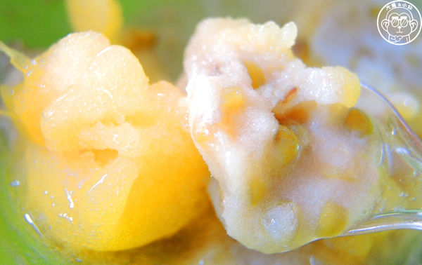 榕樹下阿嬤古早冰：呷飽祙【桃園中壢･榕樹下冰店 綿綿冰】阿嬤級的古早味