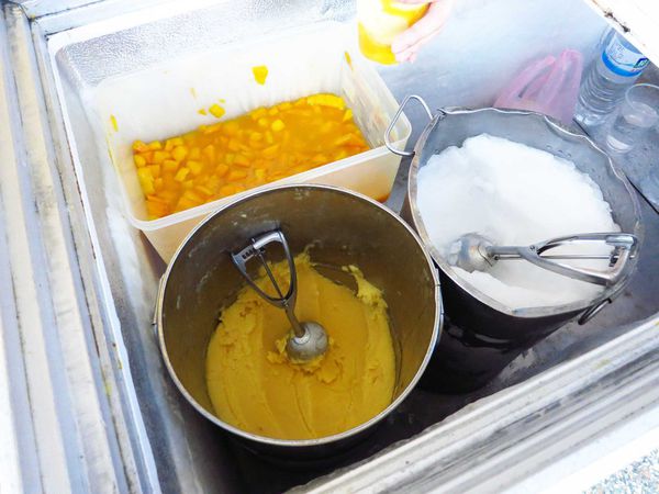 【桃園中壢火車站冰店】榕樹下綿綿冰-幾十年老店的美味