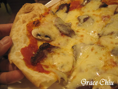 Cold Stone酷聖石頂級冰淇淋(桂林門市)：COLD STONE 酷聖石～蕃茄蘑菇牛肉薄餅(家樂福桂林店)