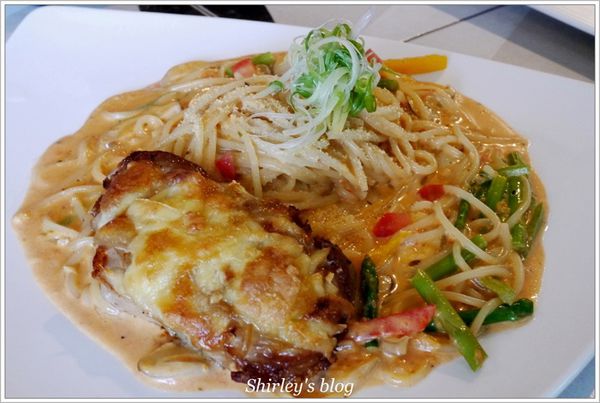 Dine in cafe：中山站‧ Dine in Cafe