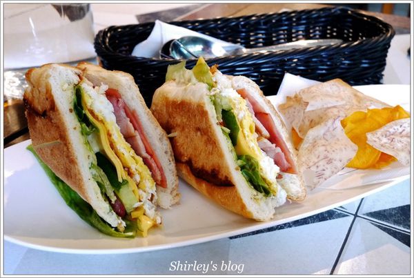 Dine in cafe：中山站‧ Dine in Cafe