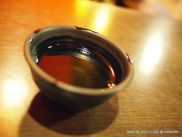 神座日本拉麵(至聖巨蛋店)：【食記】高雄神座日本拉麵至聖巨蛋店@左營MRT凹子底 : 台式風味, 與日本神座無關!