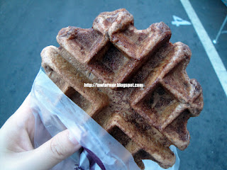 麥格問格のQ(輔大花園店)：【新北】輔大花園觀光夜市之麥格問格のＱ、鬪鷄三星蔥腿板燒