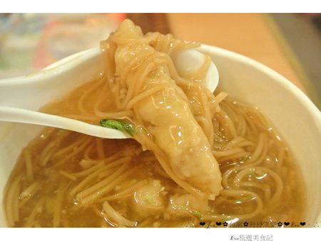 丹丹漢堡(新化店)：【食記】oO。台南　新化店　丹丹漢堡　麵線焿　廣東粥　烤醬雞堡　鮮脆雞腿堡　照燒豬排堡　鮮酥雞肉焿　脆皮炸雞　可樂餅　海派版的麥當勞，來南部必吃～。oO。o○。