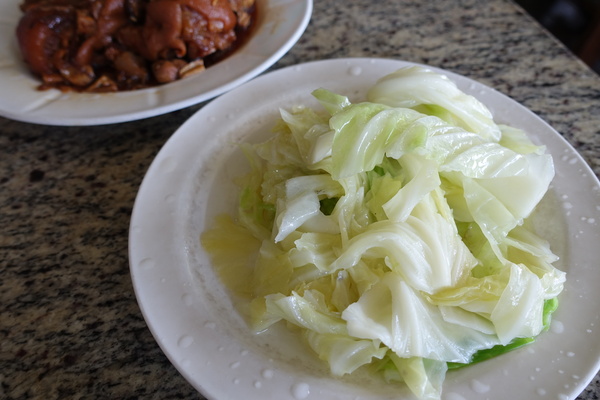 滿妹豬腳:(胖樺食記)花蓮鳳林人氣排隊美食「滿妹豬腳」/適合多人聚餐/結腸/放山雞