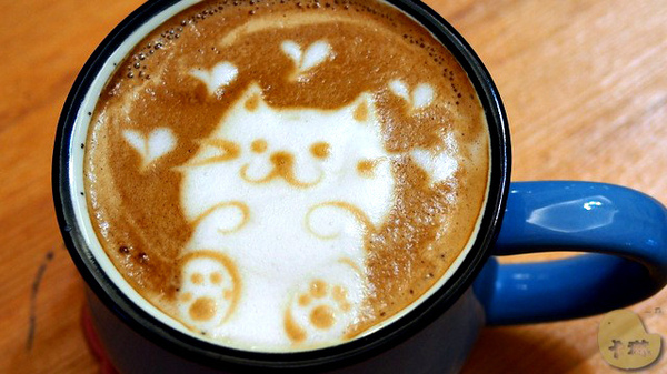 這裡有貓 caf'e:【食記】台中。《這裡有貓 caf'e》超可愛貓拉花!