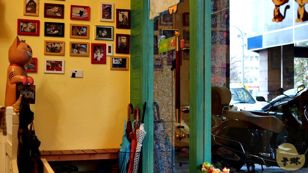 這裡有貓 caf'e:【食記】台中。《這裡有貓 caf'e》超可愛貓拉花!