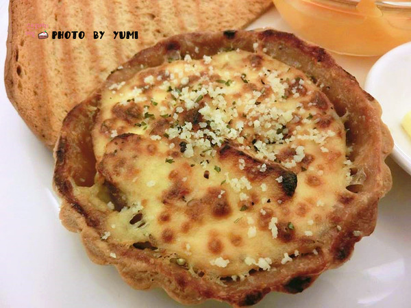 莉雅法式西點:【邀稿】夢幻甜點搭配豪華鹹派無敵好吃~親切服務免服務費~大推!!@莉雅法式西點