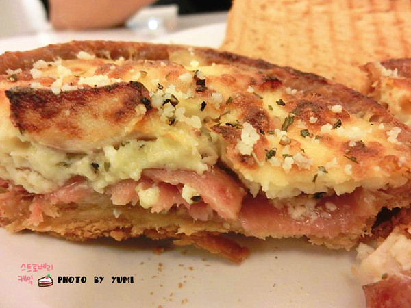 莉雅法式西點:【邀稿】夢幻甜點搭配豪華鹹派無敵好吃~親切服務免服務費~大推!!@莉雅法式西點