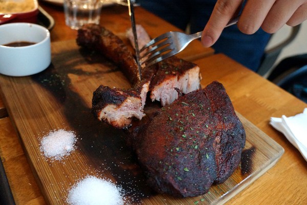 Mastro Cafe：Mastro Cafe ♥戰斧豬排 ♥木盆沙拉 ♥內湖