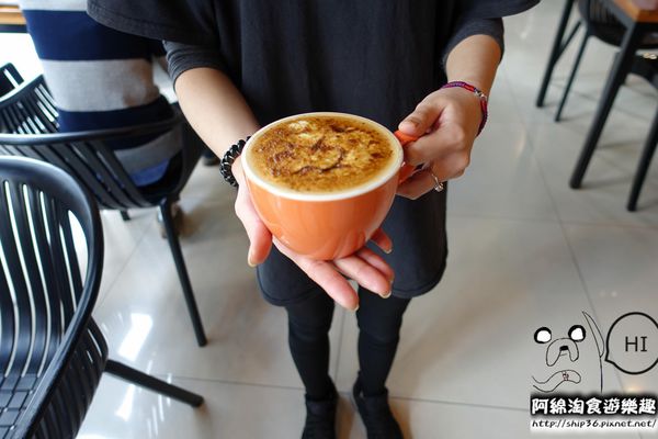 【台北早午餐】【北捷內湖港墘站】Mastro Cafe-份量大!!大口吃美食超滿足．帶骨牛小排/鐵鍋舒芙蕾/人氣早午餐/內湖科學園區