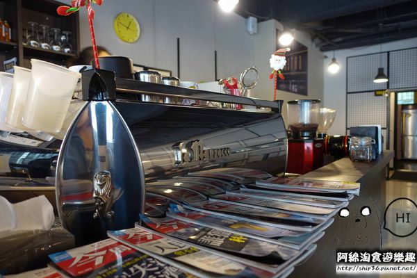 【台北早午餐】【北捷內湖港墘站】Mastro Cafe-份量大!!大口吃美食超滿足．帶骨牛小排/鐵鍋舒芙蕾/人氣早午餐/內湖科學園區