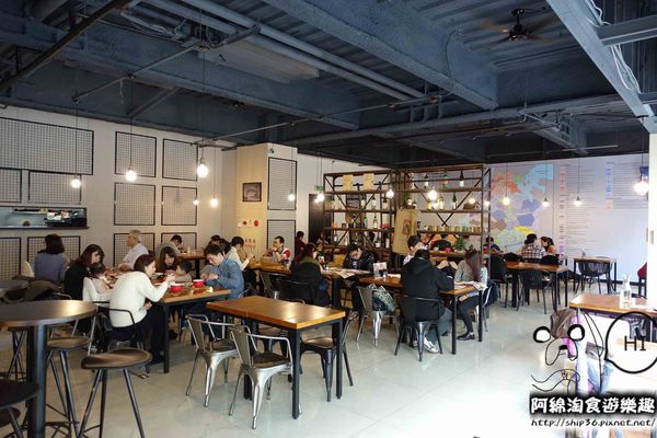 【台北早午餐】【北捷內湖港墘站】Mastro Cafe-份量大!!大口吃美食超滿足．帶骨牛小排/鐵鍋舒芙蕾/人氣早午餐/內湖科學園區