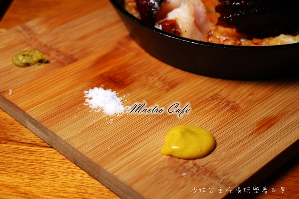 Mastro Cafe:內湖美食『Mastro Cafe』新菜單德國豬腳/牛小排/舒芙蕾/捷運港墘站
