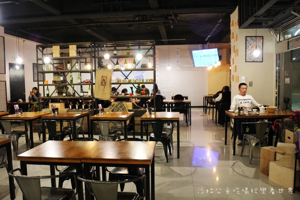 Mastro Cafe:內湖美食『Mastro Cafe』新菜單德國豬腳/牛小排/舒芙蕾/捷運港墘站