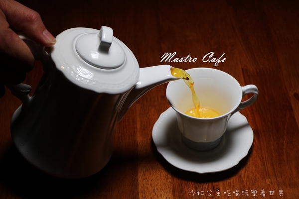 Mastro Cafe:內湖美食『Mastro Cafe』新菜單德國豬腳/牛小排/舒芙蕾/捷運港墘站