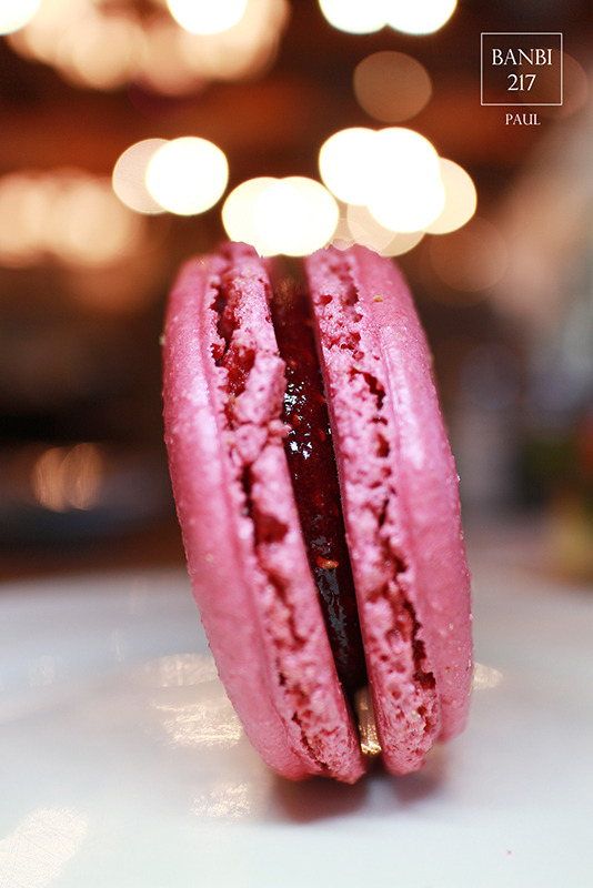 Banbi217 美食旅遊: PAUL保羅麵包(台北仁愛店)法國百年老店下午茶,草莓千層派,大馬卡龍,帕尼尼三明治(捷運忠孝敦化站,捷運信義安和站)