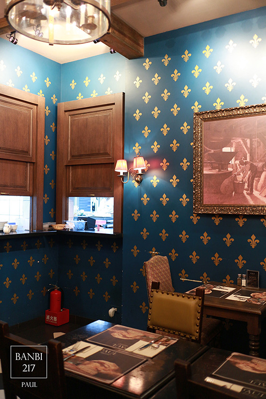 Banbi217 美食旅遊: PAUL保羅麵包(台北仁愛店)法國百年老店下午茶,草莓千層派,大馬卡龍,帕尼尼三明治(捷運忠孝敦化站,捷運信義安和站)