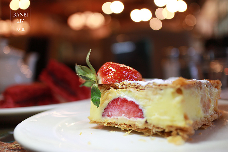 Banbi217 美食旅遊: PAUL保羅麵包(台北仁愛店)法國百年老店下午茶,草莓千層派,大馬卡龍,帕尼尼三明治(捷運忠孝敦化站,捷運信義安和站)