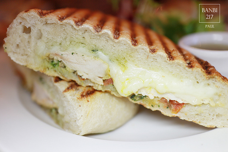 Banbi217 美食旅遊: PAUL保羅麵包(台北仁愛店)法國百年老店下午茶,草莓千層派,大馬卡龍,帕尼尼三明治(捷運忠孝敦化站,捷運信義安和站)