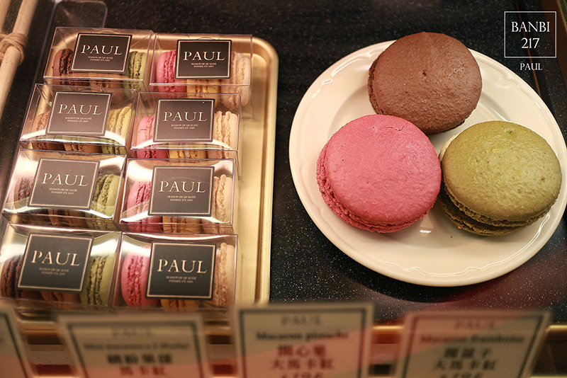 Banbi217 美食旅遊: PAUL保羅麵包(台北仁愛店)法國百年老店下午茶,草莓千層派,大馬卡龍,帕尼尼三明治(捷運忠孝敦化站,捷運信義安和站)