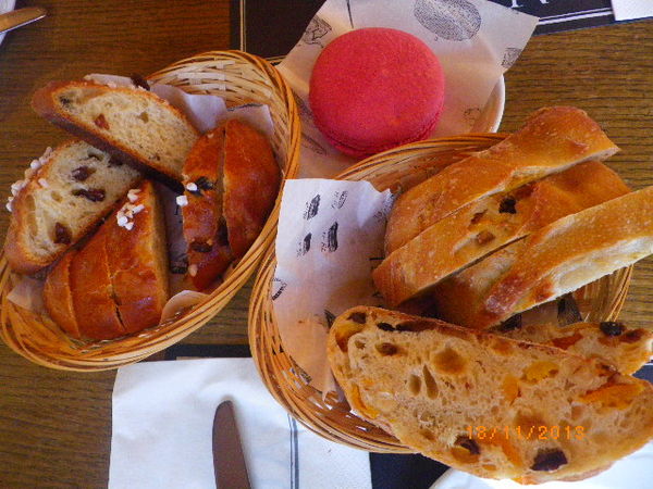 PAUL保羅麵包沙龍(仁愛店): PAUL保羅麵包沙龍(仁愛店)˙恍若置身21世紀法國