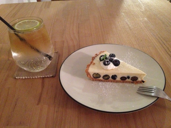 Die Flügel cafe(辛亥店):Die Flügel cafe辛亥店──四訪,念念不忘藍莓優格派