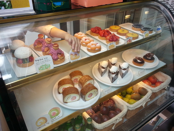 minacheese美娜甜心(美術園道店)：夢幻甜點系列。minacheese美娜甜心