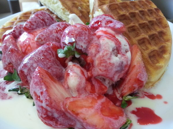 minacheese美娜甜心(美術園道店)：夢幻甜點系列。minacheese美娜甜心