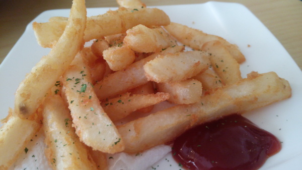 Mivila米米拉義式餐廳:口碑20_Mivila米米拉義式餐廳=寵物餐廳~可以帶毛小孩來的店~裡頭也有一隻無敵可愛的店狗~完全帶走我的心