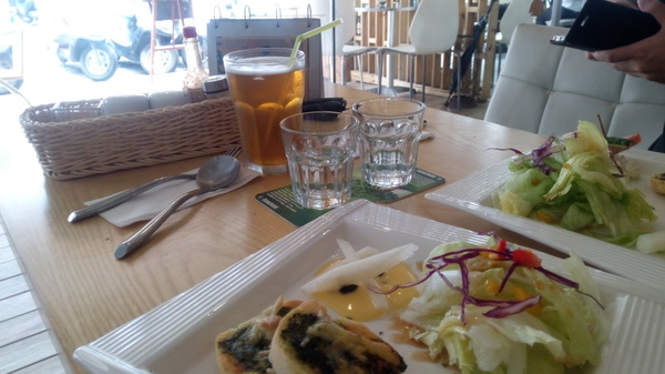 Mivila米米拉義式餐廳:口碑20_Mivila米米拉義式餐廳=寵物餐廳~可以帶毛小孩來的店~裡頭也有一隻無敵可愛的店狗~完全帶走我的心