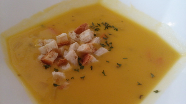 Mivila米米拉義式餐廳:口碑20_Mivila米米拉義式餐廳=寵物餐廳~可以帶毛小孩來的店~裡頭也有一隻無敵可愛的店狗~完全帶走我的心