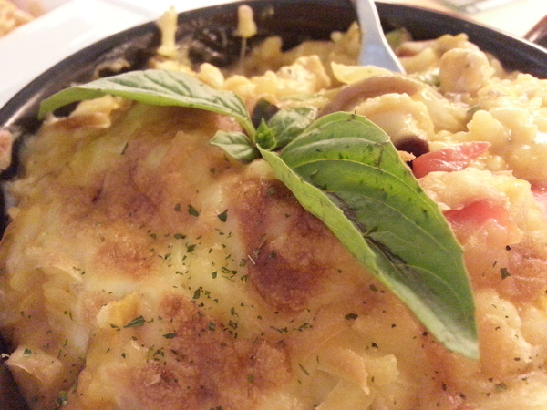 Mivila米米拉義式餐廳:跟著毛小孩來一起用餐。歡樂氣氛。當我們同在一起~~~