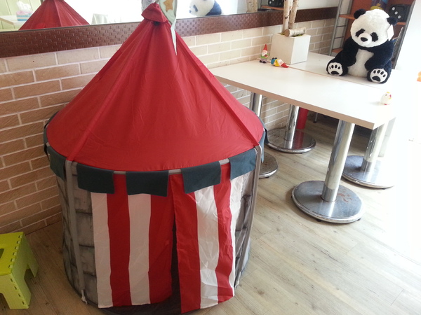 Mivila米米拉義式餐廳:跟著毛小孩來一起用餐。歡樂氣氛。當我們同在一起~~~