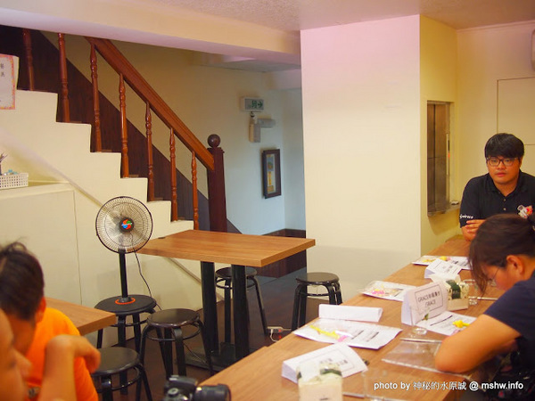 阿芃師鴨香寶當歸鴨：【食記】台中阿芃師鴨香寶當歸鴨@西屯 : 北平烤鴨外的魅力新吃法, 單吃,配飯或下酒都很適合呢!