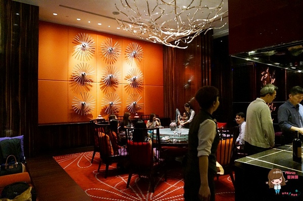 台北W酒店-紫艷中餐廳：【食記】台北信義 W Hotel YEN紫艷中餐廳 都市美麗夜景 片皮烤鴨兩吃 星級港式料理經典奢華