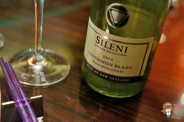 台北W酒店-紫艷中餐廳：【食記】台北信義 W Hotel YEN紫艷中餐廳 都市美麗夜景 片皮烤鴨兩吃 星級港式料理經典奢華