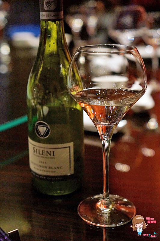 台北W酒店-紫艷中餐廳：【食記】台北信義 W Hotel YEN紫艷中餐廳 都市美麗夜景 片皮烤鴨兩吃 星級港式料理經典奢華