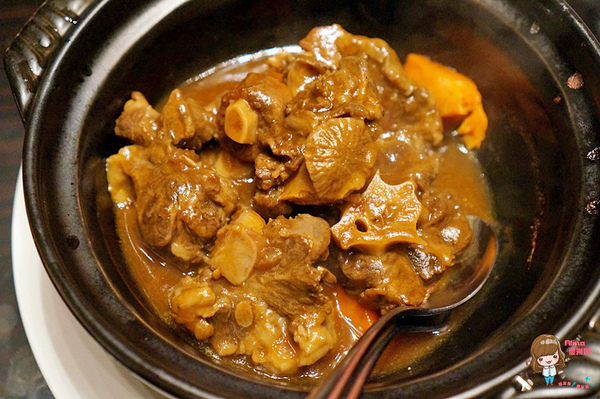 台北W酒店-紫艷中餐廳：【食記】台北信義 W Hotel YEN紫艷中餐廳 都市美麗夜景 片皮烤鴨兩吃 星級港式料理經典奢華