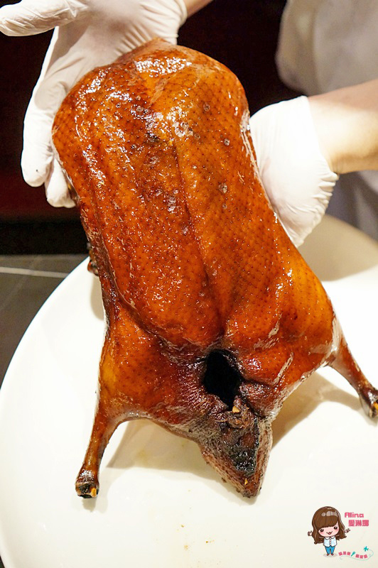 台北W酒店-紫艷中餐廳：【食記】台北信義 W Hotel YEN紫艷中餐廳 都市美麗夜景 片皮烤鴨兩吃 星級港式料理經典奢華