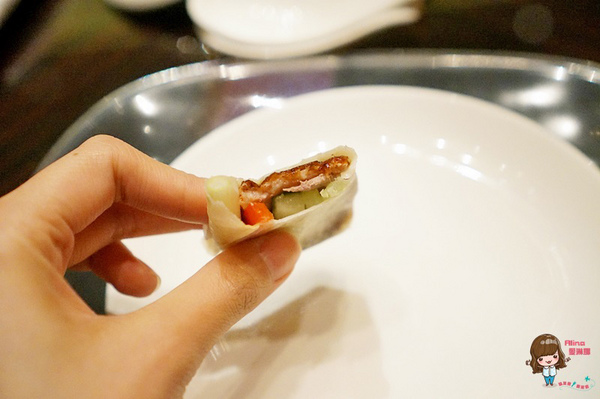 台北W酒店-紫艷中餐廳：【食記】台北信義 W Hotel YEN紫艷中餐廳 都市美麗夜景 片皮烤鴨兩吃 星級港式料理經典奢華