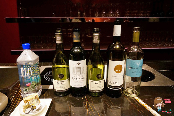 台北W酒店-紫艷中餐廳：【食記】台北信義 W Hotel YEN紫艷中餐廳 都市美麗夜景 片皮烤鴨兩吃 星級港式料理經典奢華