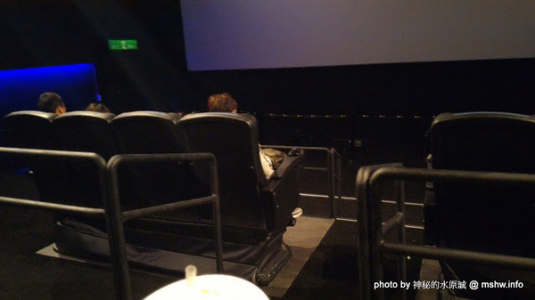 新光影城：【景點】台中Shin Kong Cineplex 新光影城Media MX4D Motion EFX Experience影廳@西屯新光三越-捷運BRT新光遠百 : ATMOS加持,全台首座美規MX4D,效果更強更逼真!