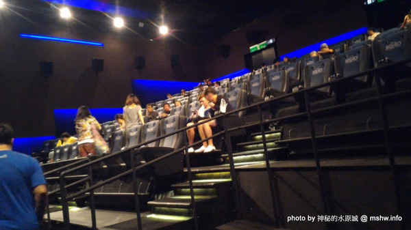 新光影城：【景點】台中Shin Kong Cineplex 新光影城Media MX4D Motion EFX Experience影廳@西屯新光三越-捷運BRT新光遠百 : ATMOS加持,全台首座美規MX4D,效果更強更逼真!