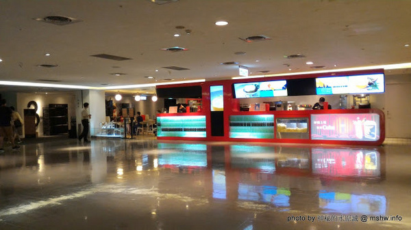 新光影城：【景點】台中Shin Kong Cineplex 新光影城Media MX4D Motion EFX Experience影廳@西屯新光三越-捷運BRT新光遠百 : ATMOS加持,全台首座美規MX4D,效果更強更逼真!